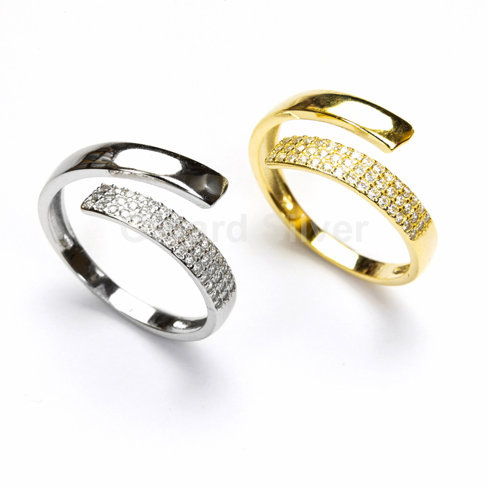 Anillo Abierto de Plata y Circonitas 